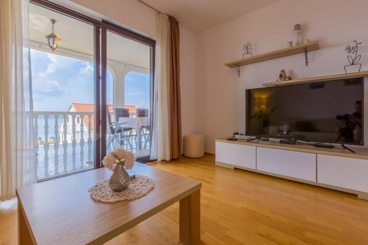 Amila Apartment Crikvenica Exterior photo