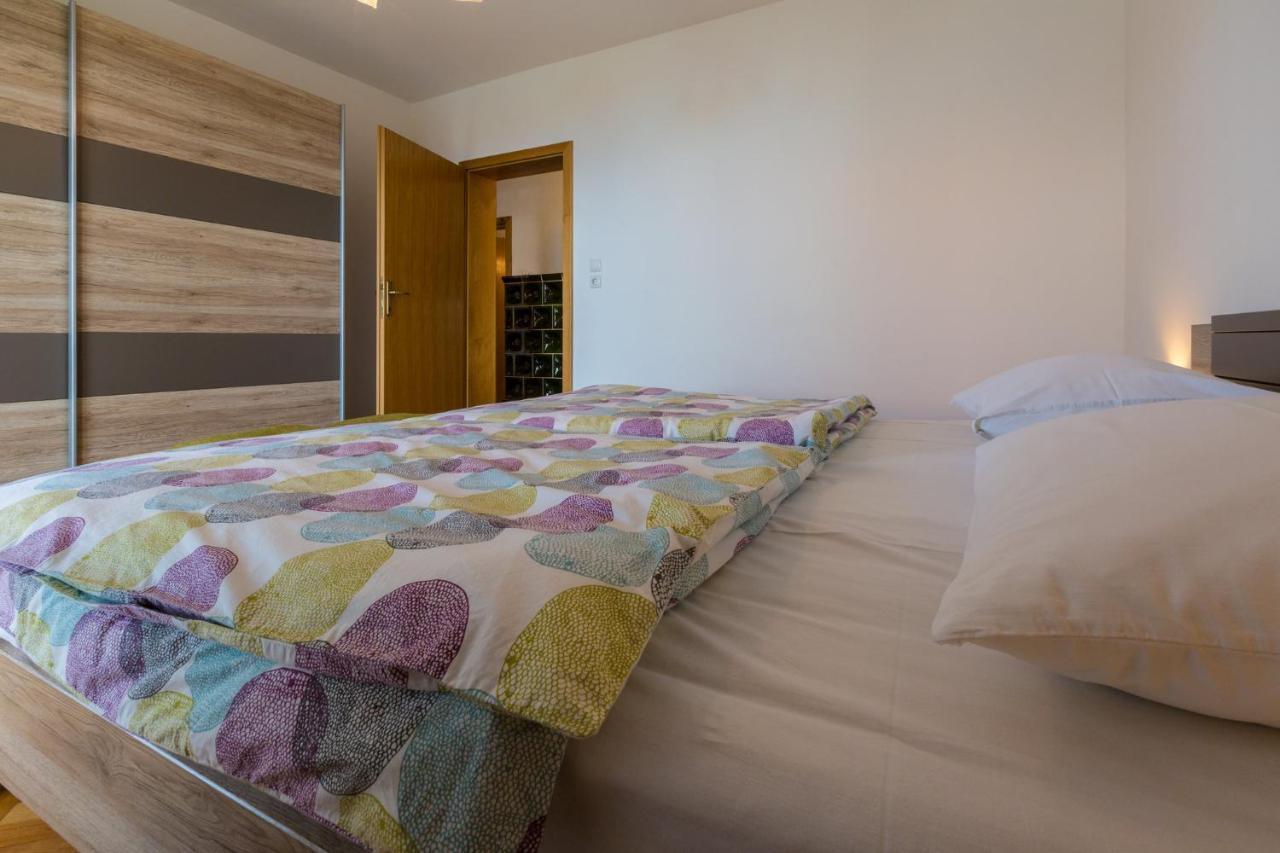 Amila Apartment Crikvenica Exterior photo